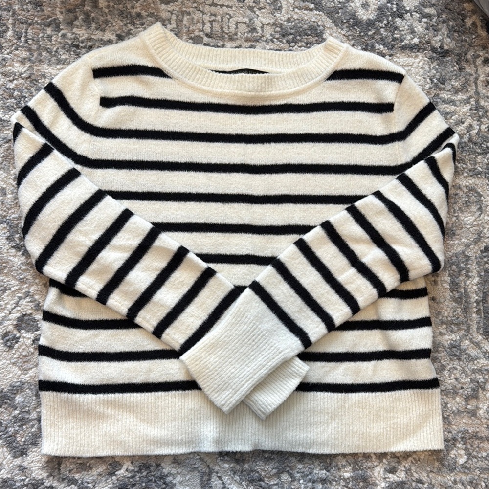 Banana Republic Soft Striped Black and White Sweater